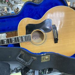 Guild Acoustic F150 Guitar With case