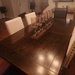 Dining Table & 6 Chairs