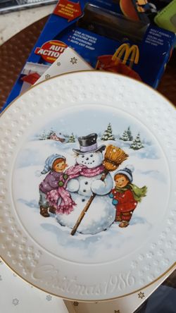 Avon new 1986 Collectible plate