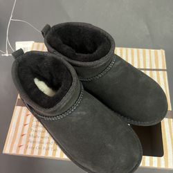 Kids Size 1 Shearling Ankle Boot