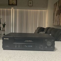 * SHARP * HQ * 4-HEAD VHS VCR WITH HIGH QUALITY 19 MICRON HEADS SYSTEM . EXCELLENT CONDITION . MUST SEE TO APPRECIATE . 