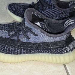 Adidas YEEZY BOOST Size 5 Mens