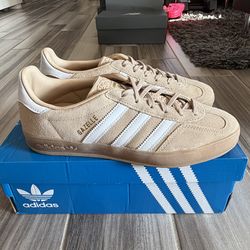 Women's Adidas Gazelle Indoor Shoes - Magic Beige White Gum - Size 9, 10.5