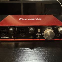 Focusrite Scarlett 2i2 (2nd Gen) USB Audio Interface 