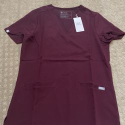 NWT Figs Casma 3 Pocket Scrub Top Maroon Women’s Small
