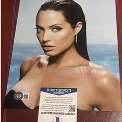 BAS COA ANGELINA JOLIE SIGNED 8x10 PHOTO BECKETT