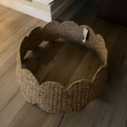 Scalloped Tree Basket