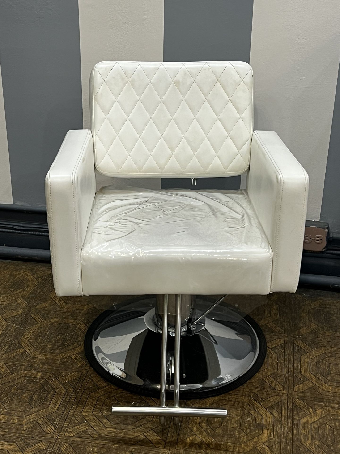 Salon Stylist Chair