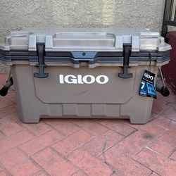 NEW Igloo IMX Cooler, 70 Qt, Sandstone