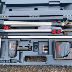 Bosch GLL 150 E Professional Self Leveling Laser Kit Lr3 Receiver BT 152