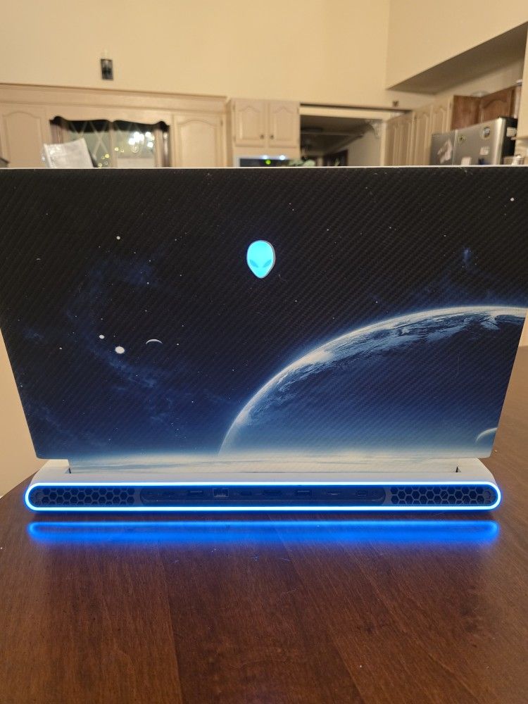 Alienware x17 R1 - Gaming Laptop