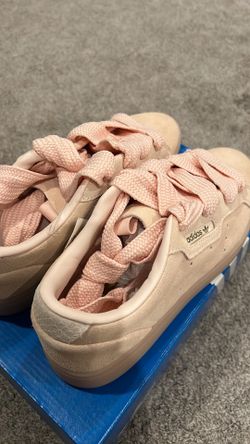 Adidas Originals Sleek Fat Laces 6 1/2 for Sale in San Diego, CA - OfferUp
