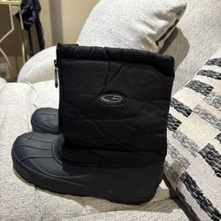 Men’s Black Snow Boots Size 9