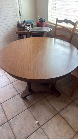 Round Dining table
