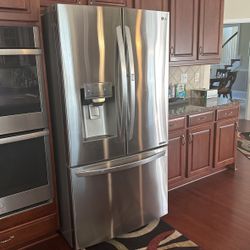 LG French Door Refrigerator with 813L Gross Capacity, Linear Cooling and Auto Ice Maker 