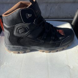 Botas Para Trabajo No Tiene Steel Toe SOLAMENTE RECOJERLOS " ITS ONLY FOR PICKUP"