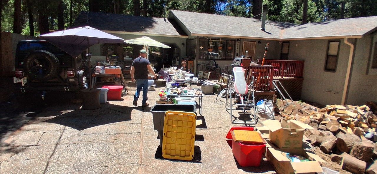 Yard Sale In Magalia