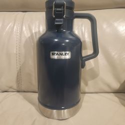 Stanley 64 Oz Vacuum Sealed Growler