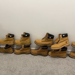 Tim’s Size 7M, 7W,  8M, 2 Pairs 8.5,  prices, $55, $60 $65, $70, $75,…The Bottoms are Like New ..Top Needs  A Little Cleaning! 👇🏽