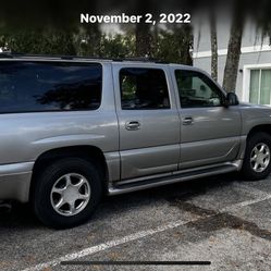 2002 GMC Yukon XL Denali