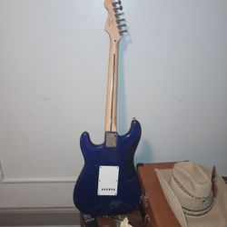 Squire Strat 100