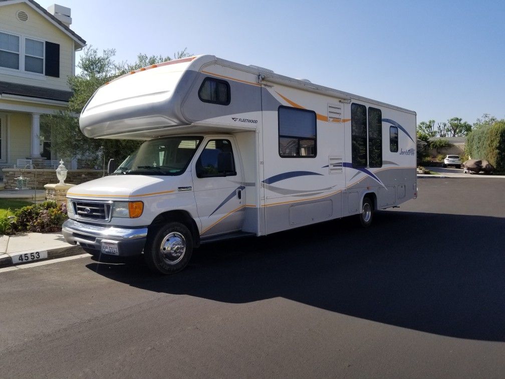 2007 RV FLEETWOOD JAMBOREE 31M