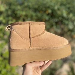 Ugg Classic Ultra Mini Platform Women’s Slippers Size : 8.5