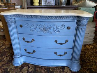 Beautiful 3 Draw Dresser