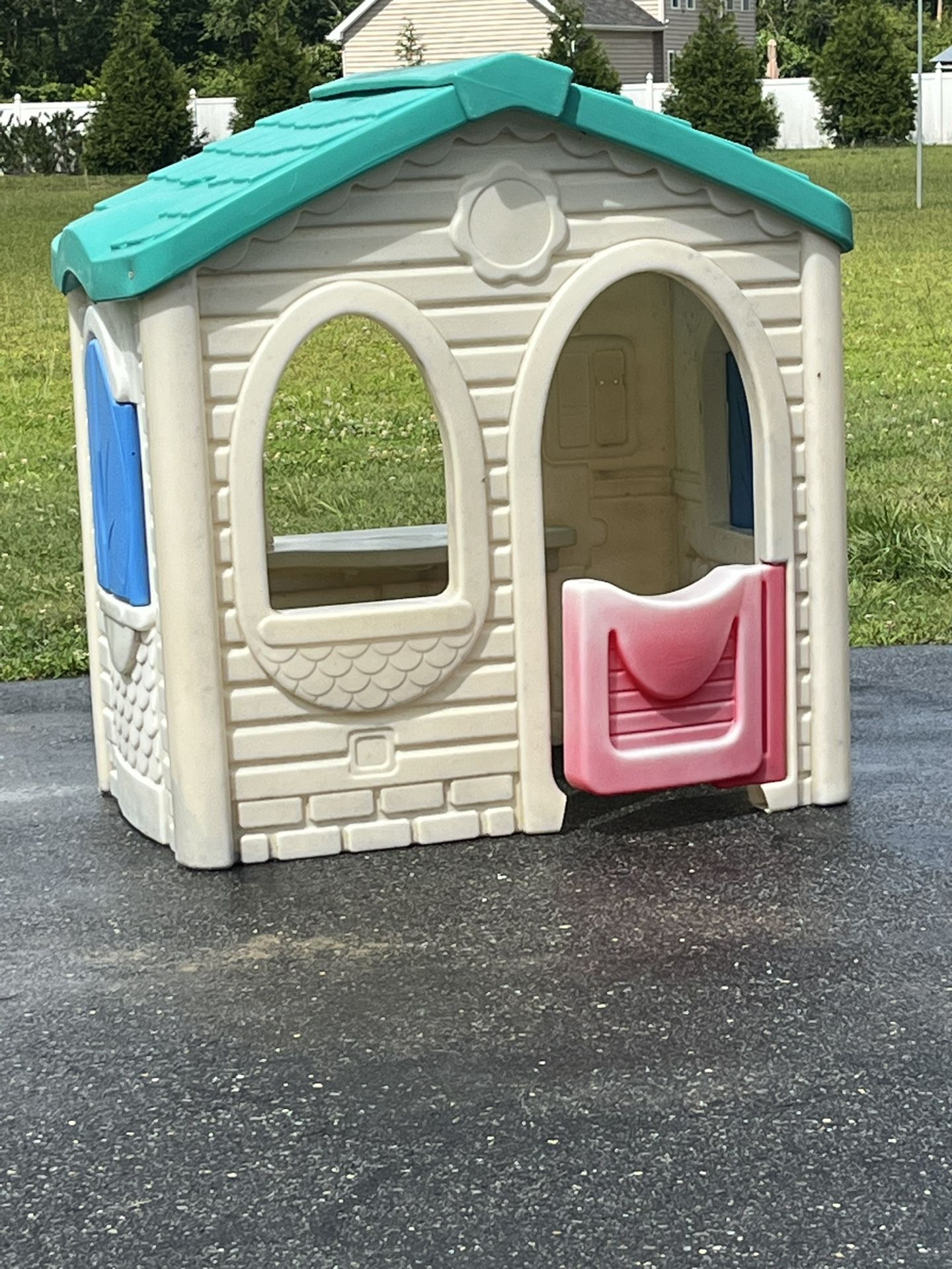 Play House Step2 Window And Door Open And Close