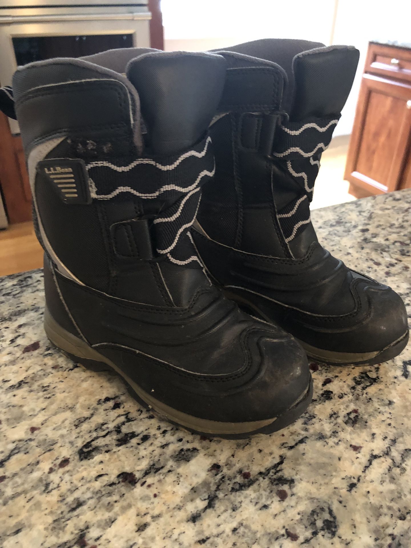 LLBean snow boots size 13 kids