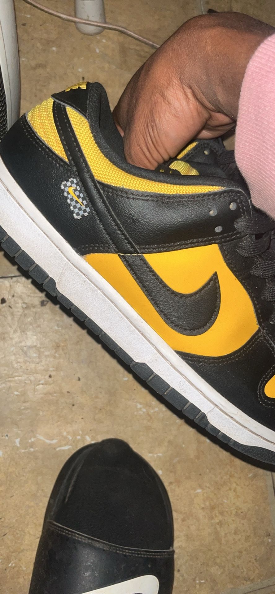 nike dunk low reverse goldenrod
