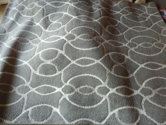 Gray And White 5ft By 7ft Rug