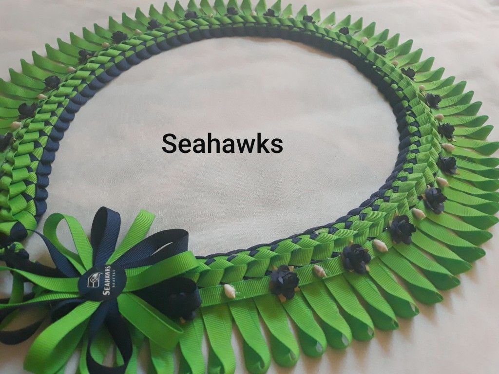 $25 NFL Seattle Seahawks Elegant Ribbon Lei