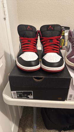 Jordan 1 Mid Red/Black/White Lightly Used size 8M with Box
