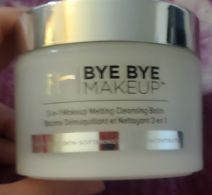 BYE BYE MAKEUP REMOVER