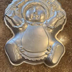 Vintage 1984, Wilton, Cabbage Patch cake pan shipping available