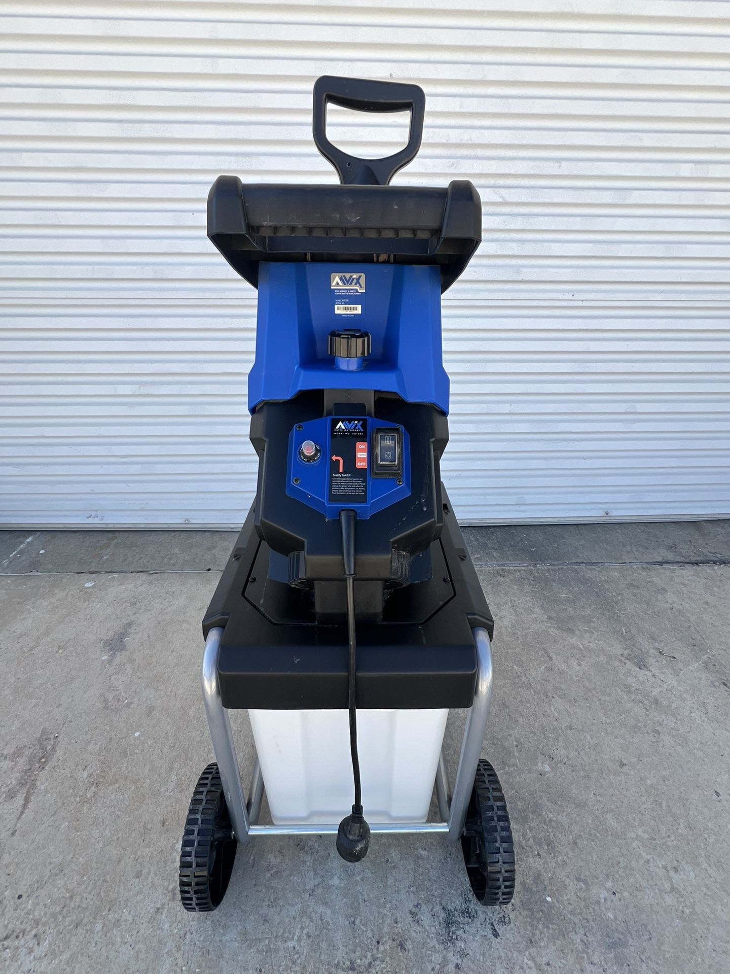 Wood Chipper & Shedder - Small Branches