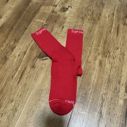 New Supreme x Hanes Crew Socks (1 pair)