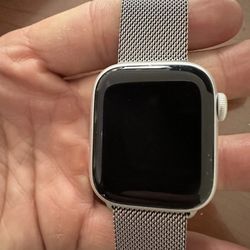 Apple Watch Series 8 41mm Silver Aluminum GPS for Sale in New