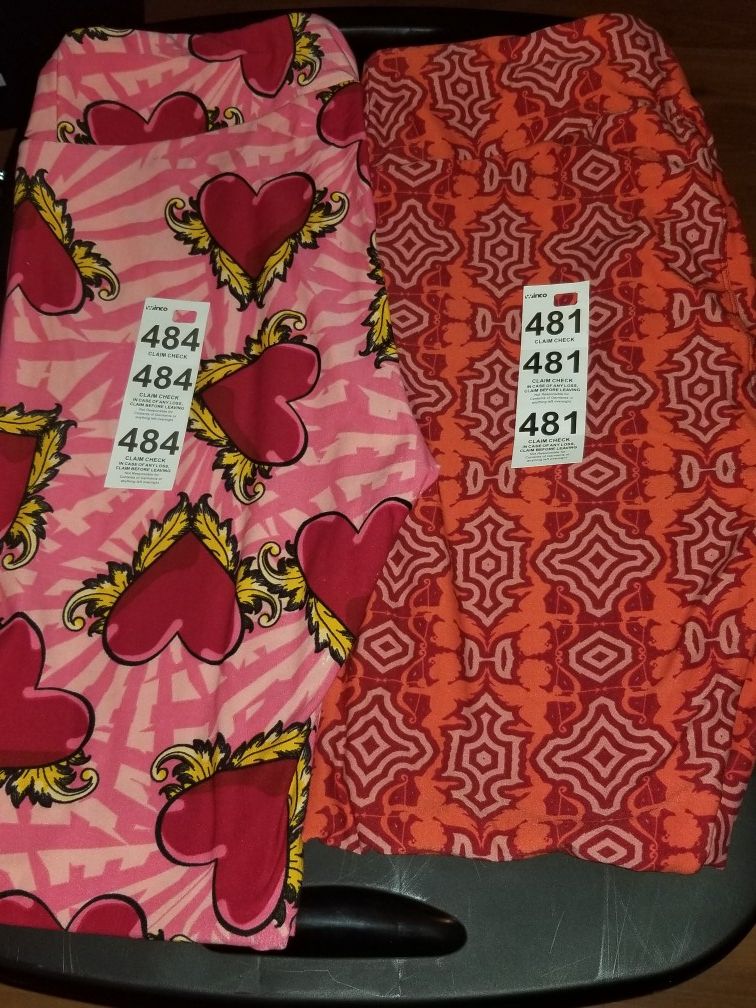 Tall and Curvy Lularoe leggings Valentines