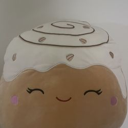 Squishmallow cinnamon roll