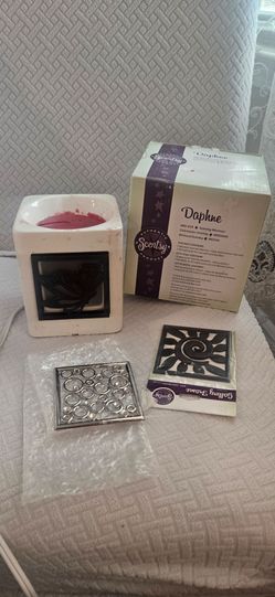 Scentsy Daphne Warmer with Gallery Frames