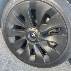Set of 4 Tesla Wheels 18”
