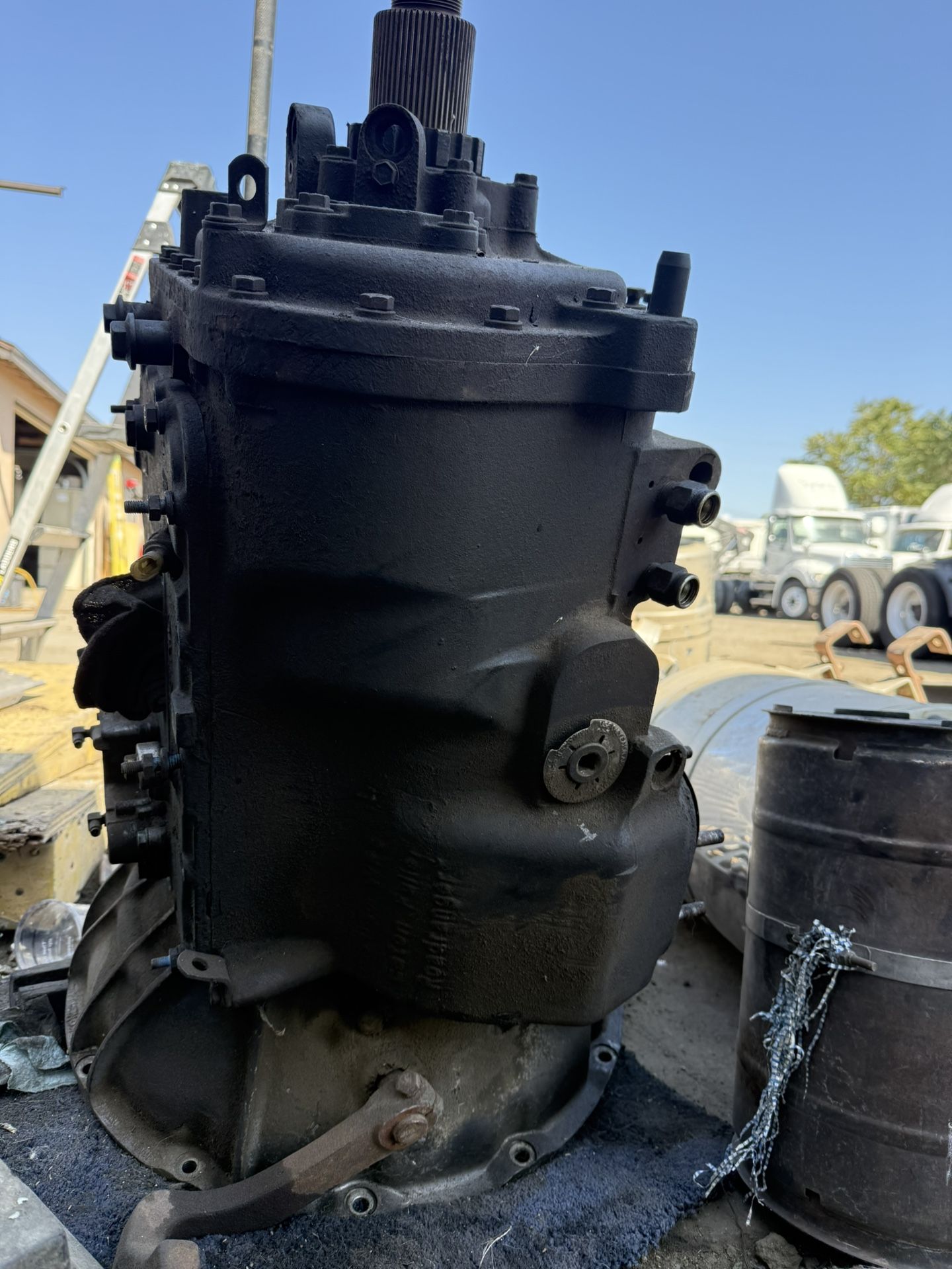 Fuller TRANSMISSION FROF-15 / needs is 2 synchros / $600 Send Offer