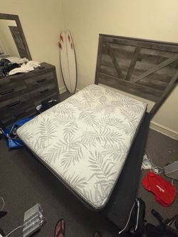 Mattress w/ box spring very good condition had for 1.5 years  $300