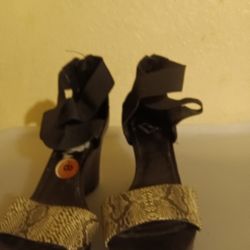 Women's Report Sz 8 Wedges 