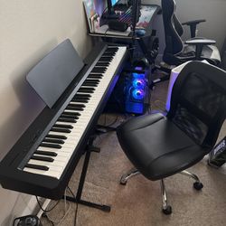 Yamaha P-143 Digital Piano