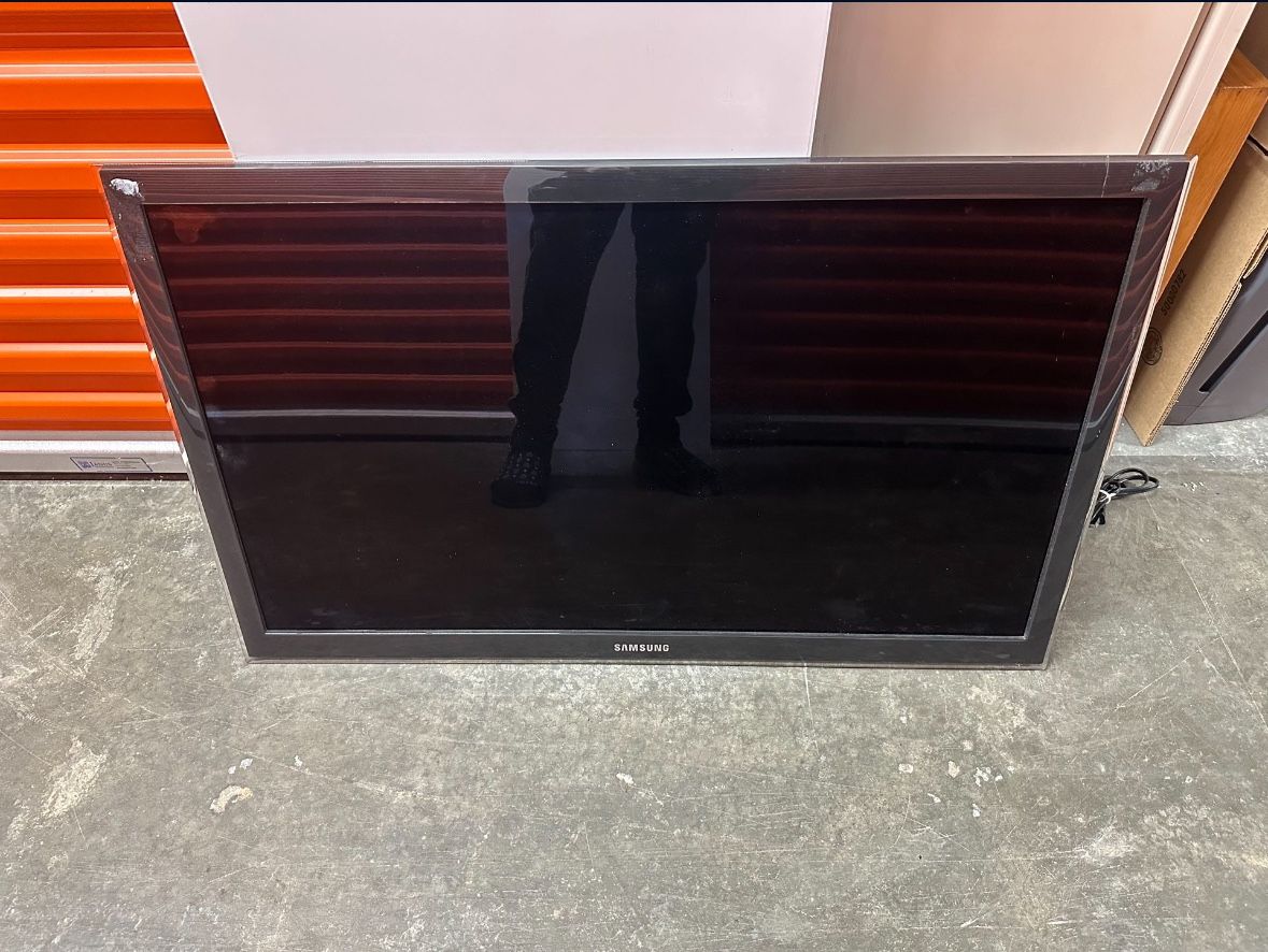 40 Inch Samsung Television