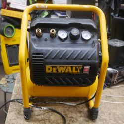 dewalt air compressor with hose DWFP55130 pre owned 880945-1