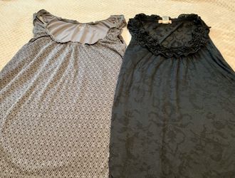 Pair Of Ladies Sleeveless Tops 